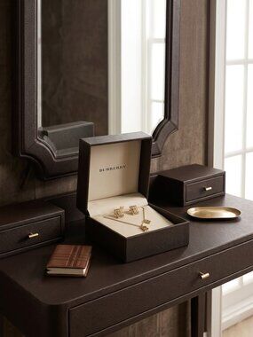 Burberry Jewelry Faux Leather Brown Gift Presentation Box